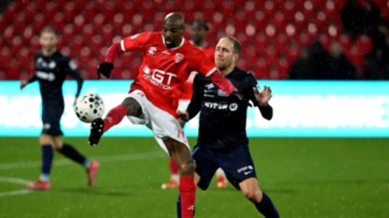 Nîmes Olympique arrache une victoire cruciale à Saint-Priest grâce à Touré