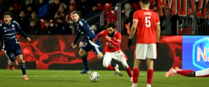 Nîmes Olympique vise la première place face au Goal FC devant une affluence record
