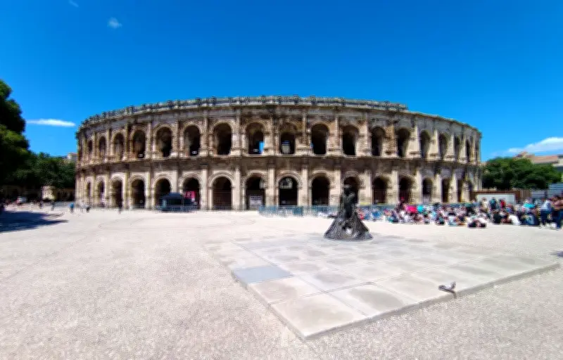 Nîmes : succession ouverte après 25 ans de règne, la gauche et le RN en tête des intentions de vote