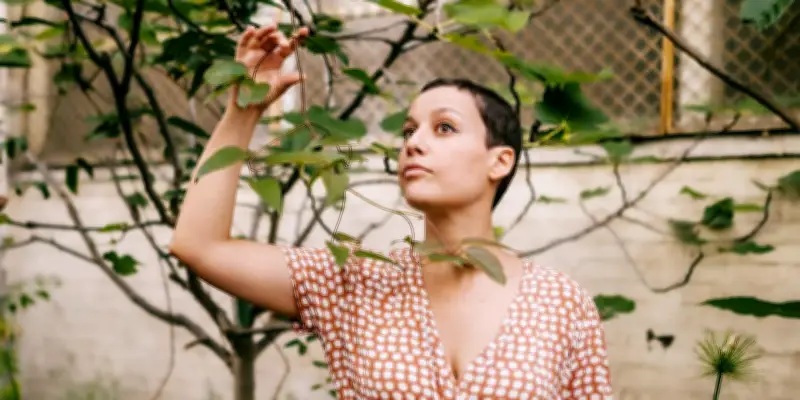 Nora Bouazzouni : aborder l'alimentation sans culpabiliser reste un défi