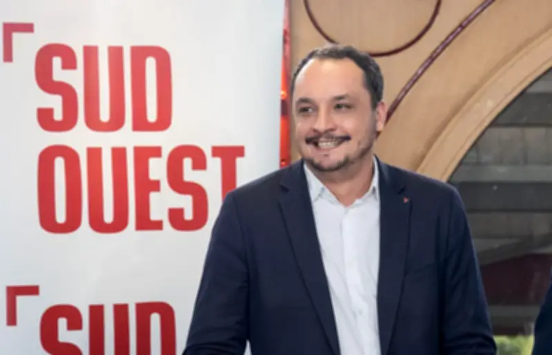 Nordine Raymond (LFI) clôt sa campagne en appelant au barrage contre l'extrême droite à Bordeaux