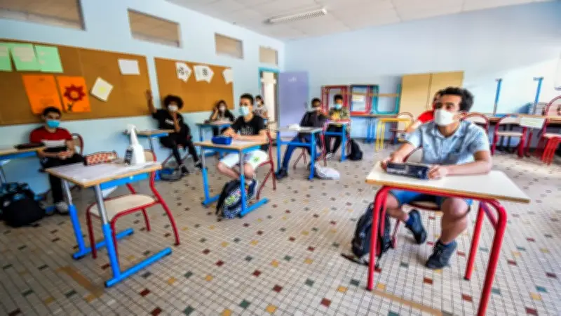 Nouveau protocole sanitaire dans les collèges : isolement des moins de 12 ans non vaccinés