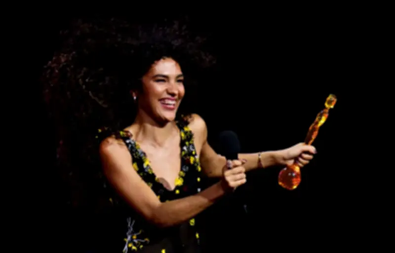 Olivia Dean triomphe aux Brit Awards 2026 avec 4 récompenses