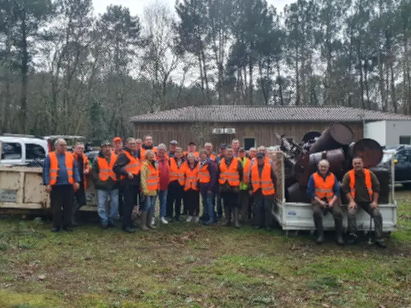 Opération de nettoyage massive : 30 bénévoles remplissent 3 bennes de déchets