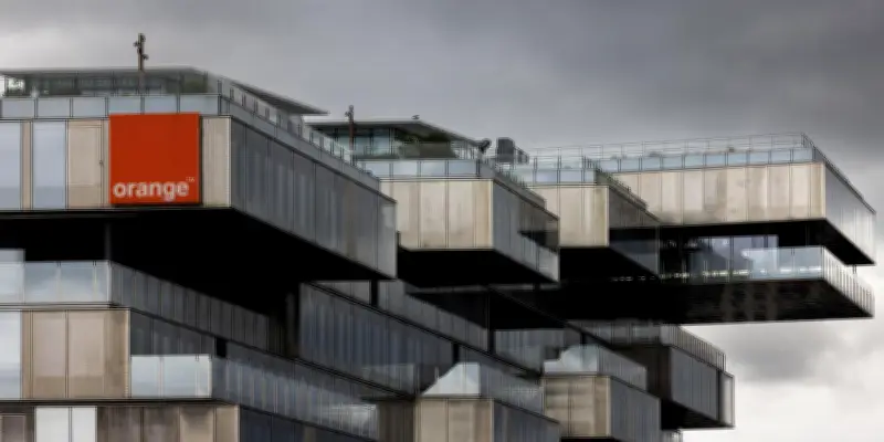 Orange multiplie les partenariats satellitaires pour la téléphonie mobile directe