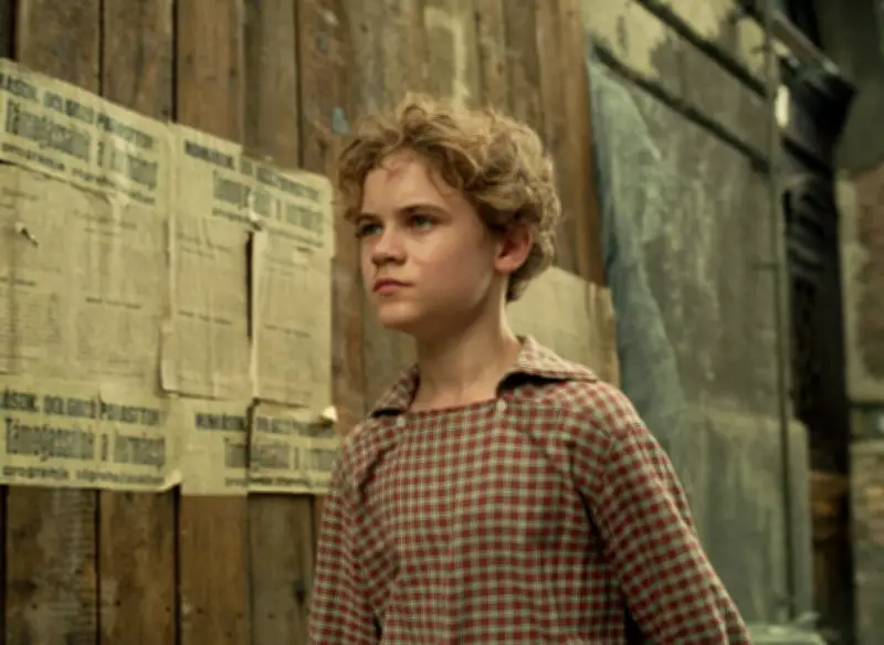 Orphelin de László Nemes : les blessures paternelles et la quête d'identité