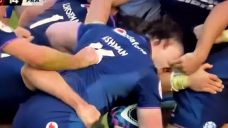 Oscar Jegou suspecté de fourchette sur Ewan Ashman lors d'Écosse-France