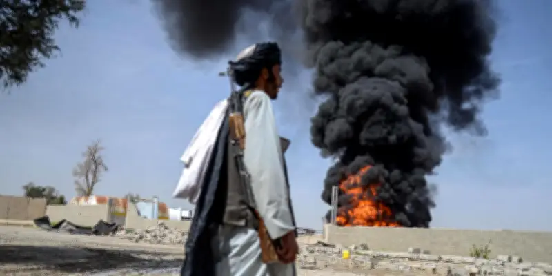 Pakistan : nouvelles frappes en Afghanistan visant des sites militaires et terroristes