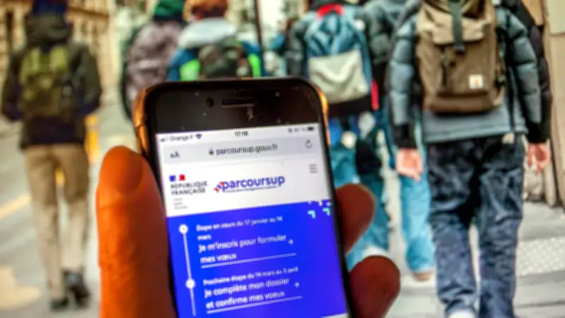 Parcoursup 2025 : médecine et commerce en tête des formations les plus demandées