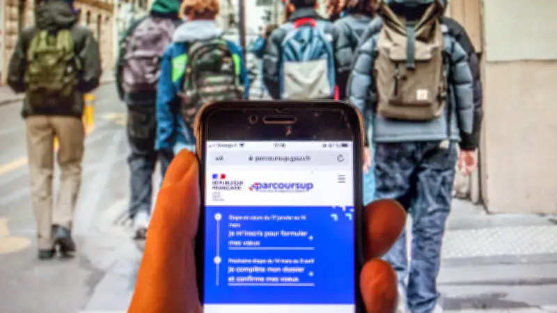 Parcoursup 2026 dévoile sa carte des 25 000 formations pour guider l'orientation des futurs étudiants