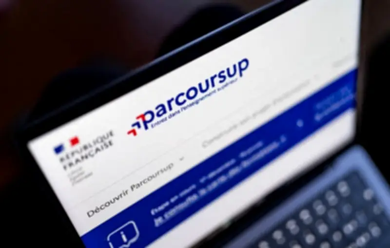 Parcoursup : les mères portent 70% de la charge de l'orientation, une étude révèle