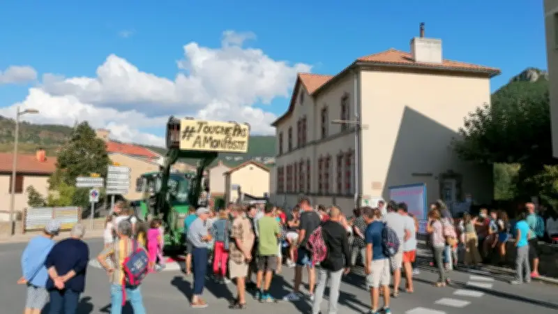 Parents d'élèves mobilisés contre la suppression d'un poste à Rivière-sur-Tarn