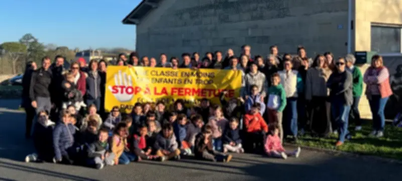 Parents et élus mobilisés contre la fermeture d'une classe à l'école de Montagne
