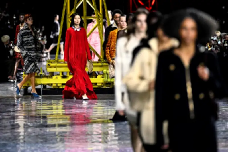 Paris Fashion Week 2026 : Chanel et Agnès b. illuminent la dernière ligne droite