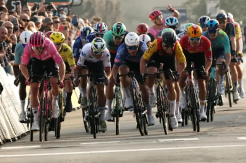 Paris-Nice 2026 : Lamperti en jaune, une 2e étape pour les sprinteurs à Montargis