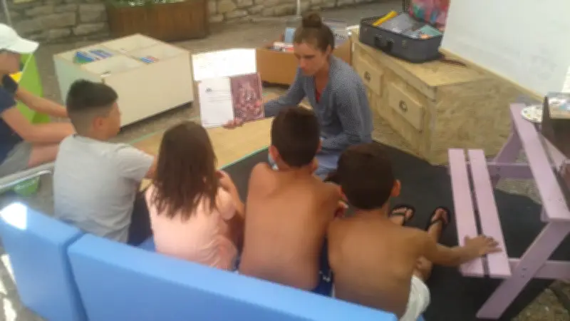 Partir en livre : les coins lecture des Gorges du Tarn rencontrent un franc succès