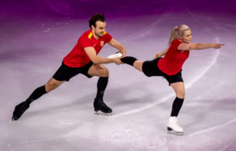 Patinage artistique : Olivia Smart et Tim Dieck transforment le gala mondial en hommage au football espagnol
