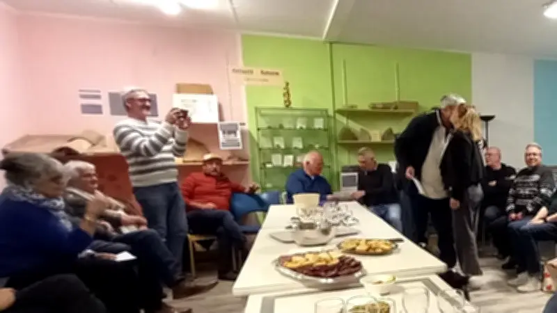 Patrimoine et Nature distribue 2000 € d'aide grâce à la récolte d'olives