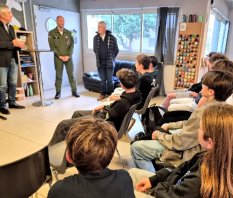 Patrouille de France : un leader partage sa passion avec des jeunes à Monciné