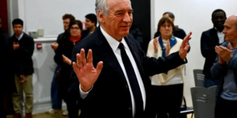 À Pau, François Bayrou profite des divisions adverses pour conserver la mairie