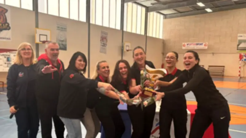 Paulhan double champion de France en salle de tambourin, une parité parfaite