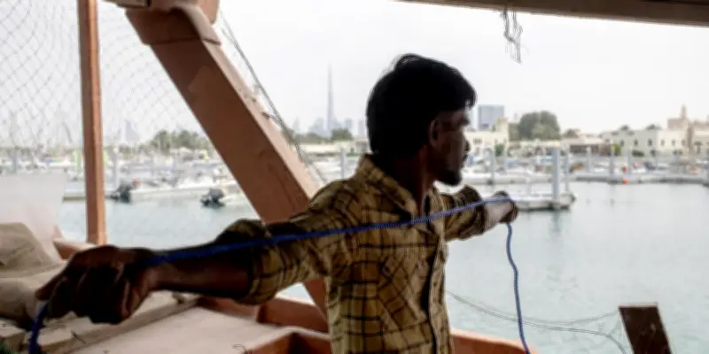 Pêcheurs égyptiens déplacés aux Émirats, victimes collatérales du conflit iranien
