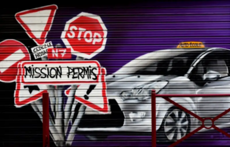 Permis de conduire : les délais d'attente explosent, les professionnels unis pour alerter