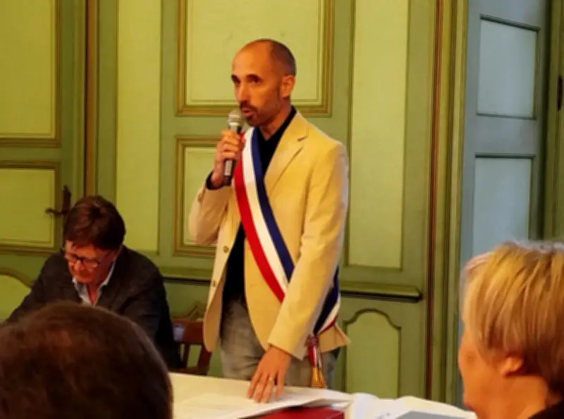 Peyrehorade installe son nouveau conseil municipal avec Patxi Grenade comme maire