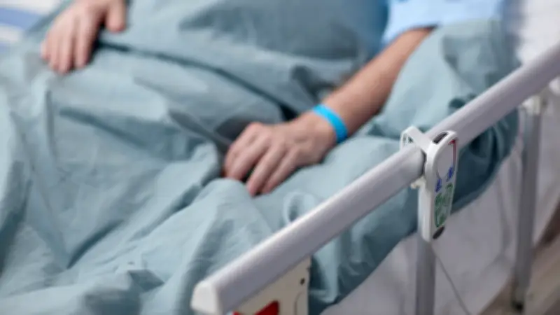 Épidémie de méningite au Royaume-Uni : un cas français déclaré après deux décès