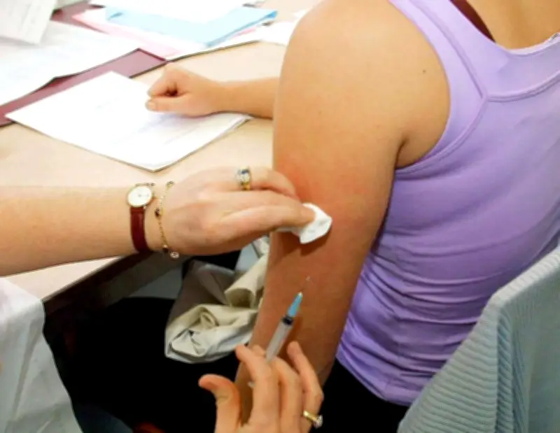 Épidémie de méningite en Angleterre : deux morts, dont un étudiant, et onze hospitalisations graves