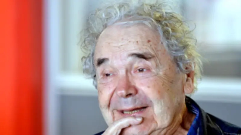 Pierre Perret raconte la chute mortelle de son épouse dans un escalier d'hôtel