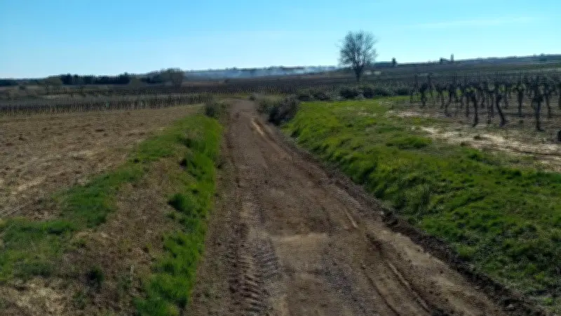 Pinet sécurise ses chemins viticoles après les intempéries
