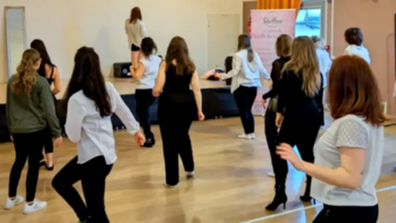 Plaissan célèbre les droits des femmes par la danse et le dialogue citoyen