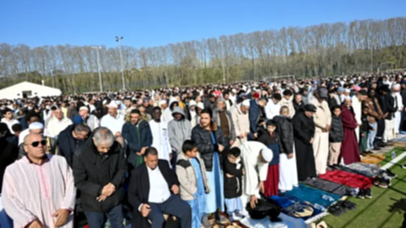 Plus de 22 000 fidèles célèbrent la fin du ramadan à Montpellier lors d'une prière en plein air