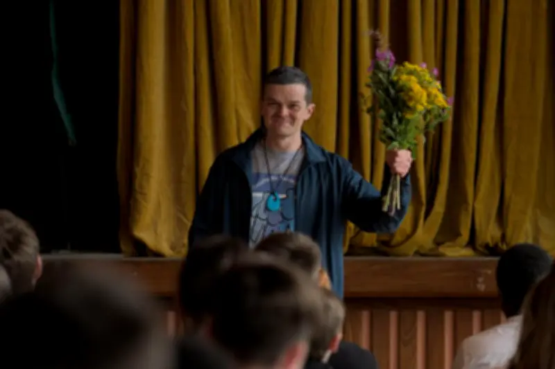 « Plus fort que moi » : un biopic sur le syndrome de Gilles de la Tourette qui peine à convaincre