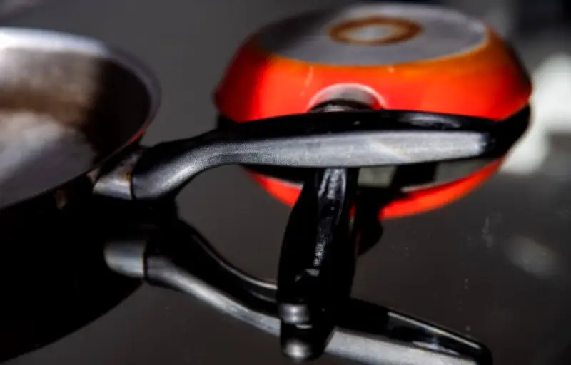 Polluants éternels : l'Europe préconise une restriction large des PFAS, sauf exceptions ciblées