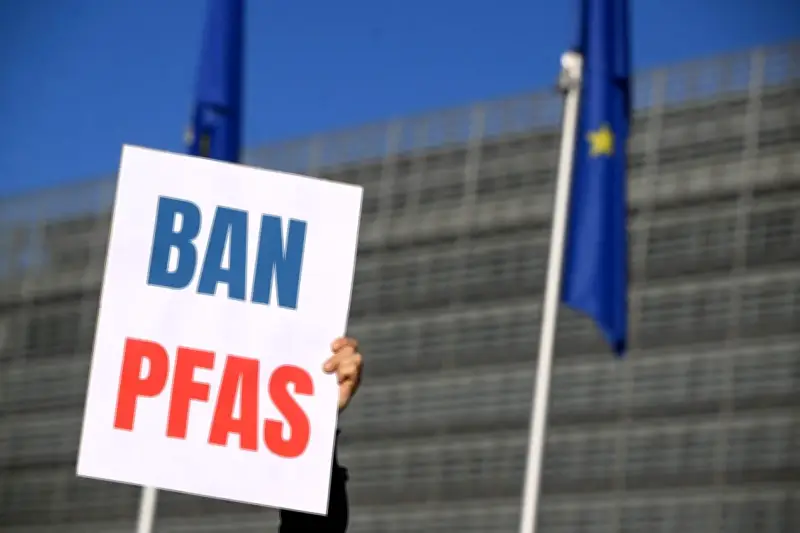 Polluants éternels : un avis scientifique exige une restriction européenne large des PFAS