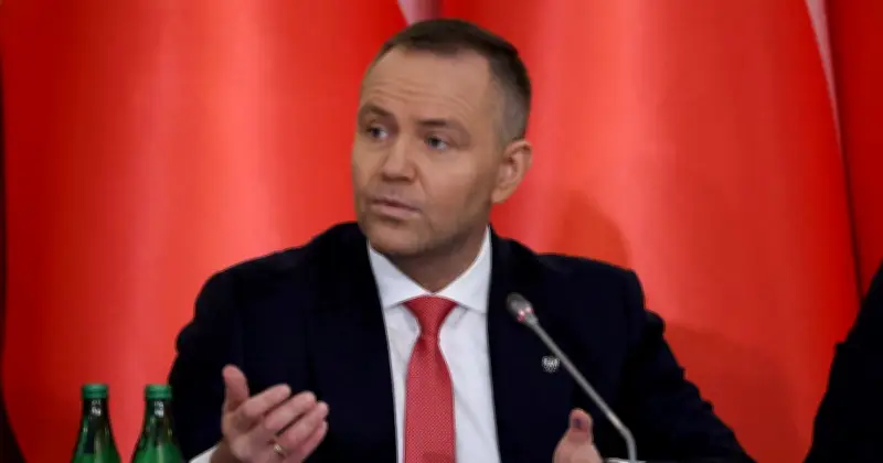 Pologne : le président Nawrocki oppose son veto au plan militaire européen Safe