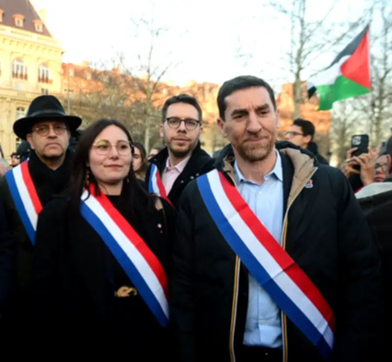 Pour les enfants d'immigrés élus maires, la joie pure avant d'entrer dans le dur