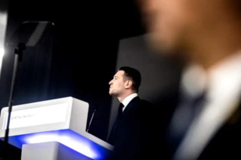 Pourquoi Jordan Bardella ne pourra pas voter pour le RN aux municipales