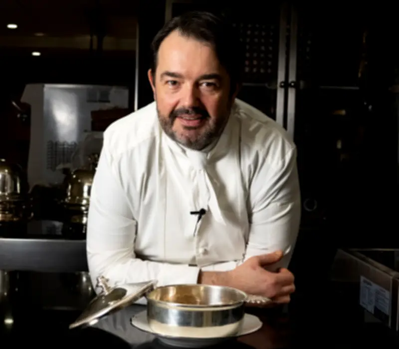 Pâques : Jean-François Piège révèle sa recette express de sauté d'agneau inspirée du bœuf Stroganov