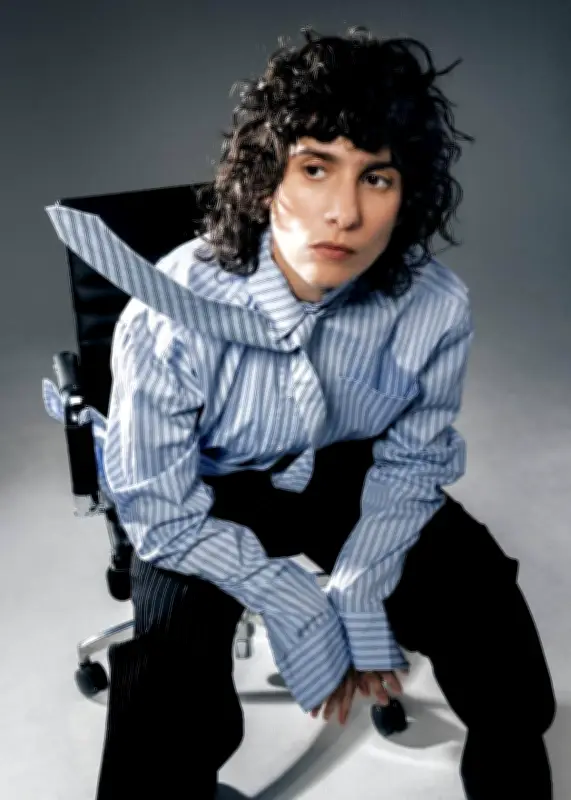 P.R2B fait son retour à Bordeaux avec « Presque punk », un manifeste pop électro doux