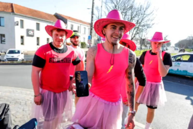 Père Cent à La Rochelle : les lycéens adoptent le paiement par carte pour collecter des dons