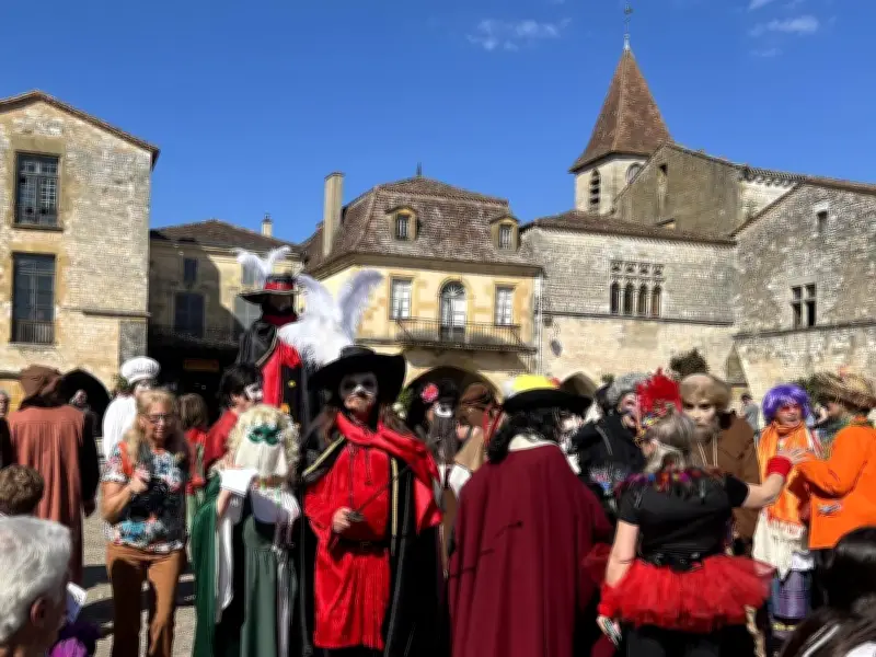 Premier carnaval de Monpazier : une fête réussie grâce aux Drôles de dindes