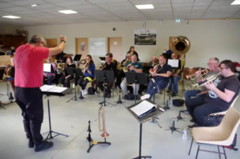 Prestige Margaux perfectionne sa batterie-fanfare avant une série de concerts en Médoc