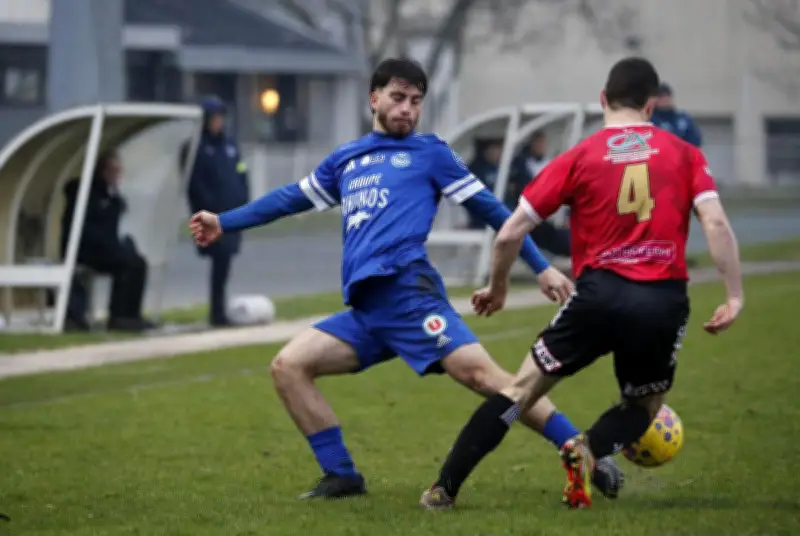 Périgny s'impose à Thouars et grimpe au classement grâce à Devaux