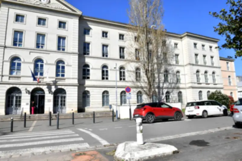 Périgueux : cours suspendus au lycée Bertran-de-Born après la suspension d'un enseignant