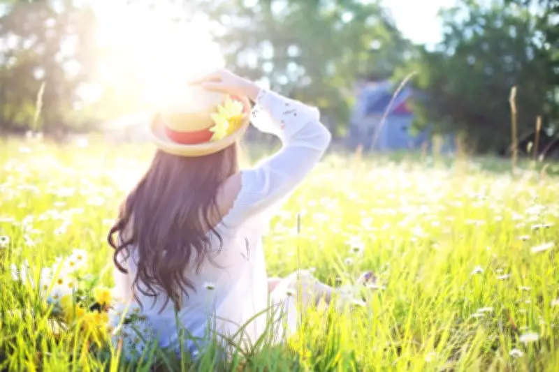 Printemps et Bonheur : Le Rôle des Hormones et de la Lumière sur Notre Humeur