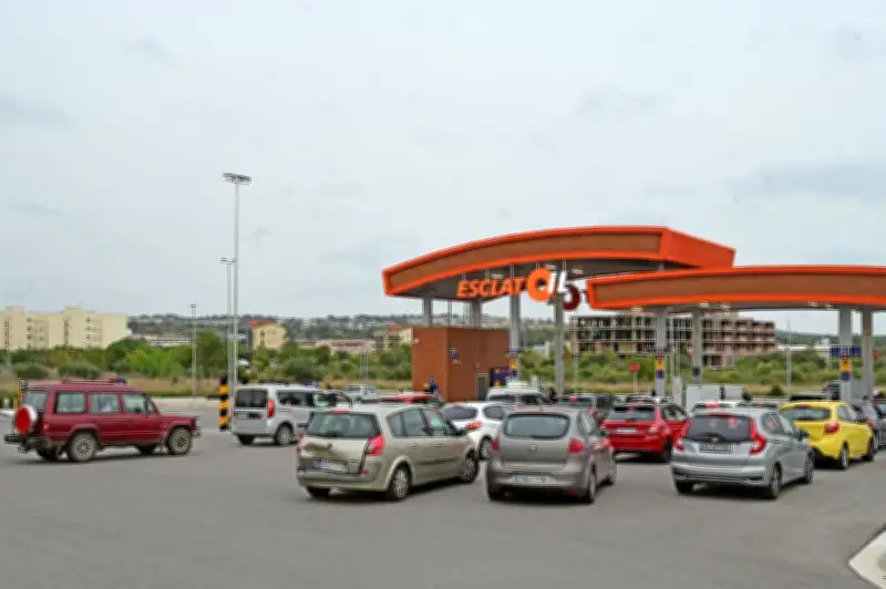 Prix du diesel : les automobilistes français traversent la frontière pour faire le plein en Espagne