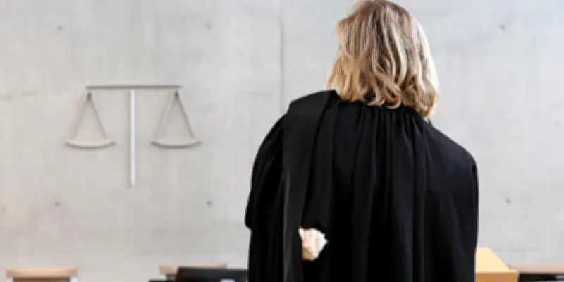Procès à Dijon : une mère jugée pour avoir caché ses jumelles prématurées dans un sac
